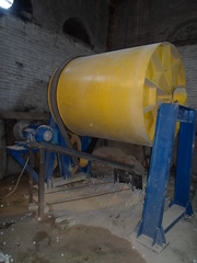 Шаровая мельница с керамической футеровкой ,  производства Италия
